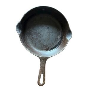 Vintage Griswold #5  cast iron skillet small block logo double pour 724 A